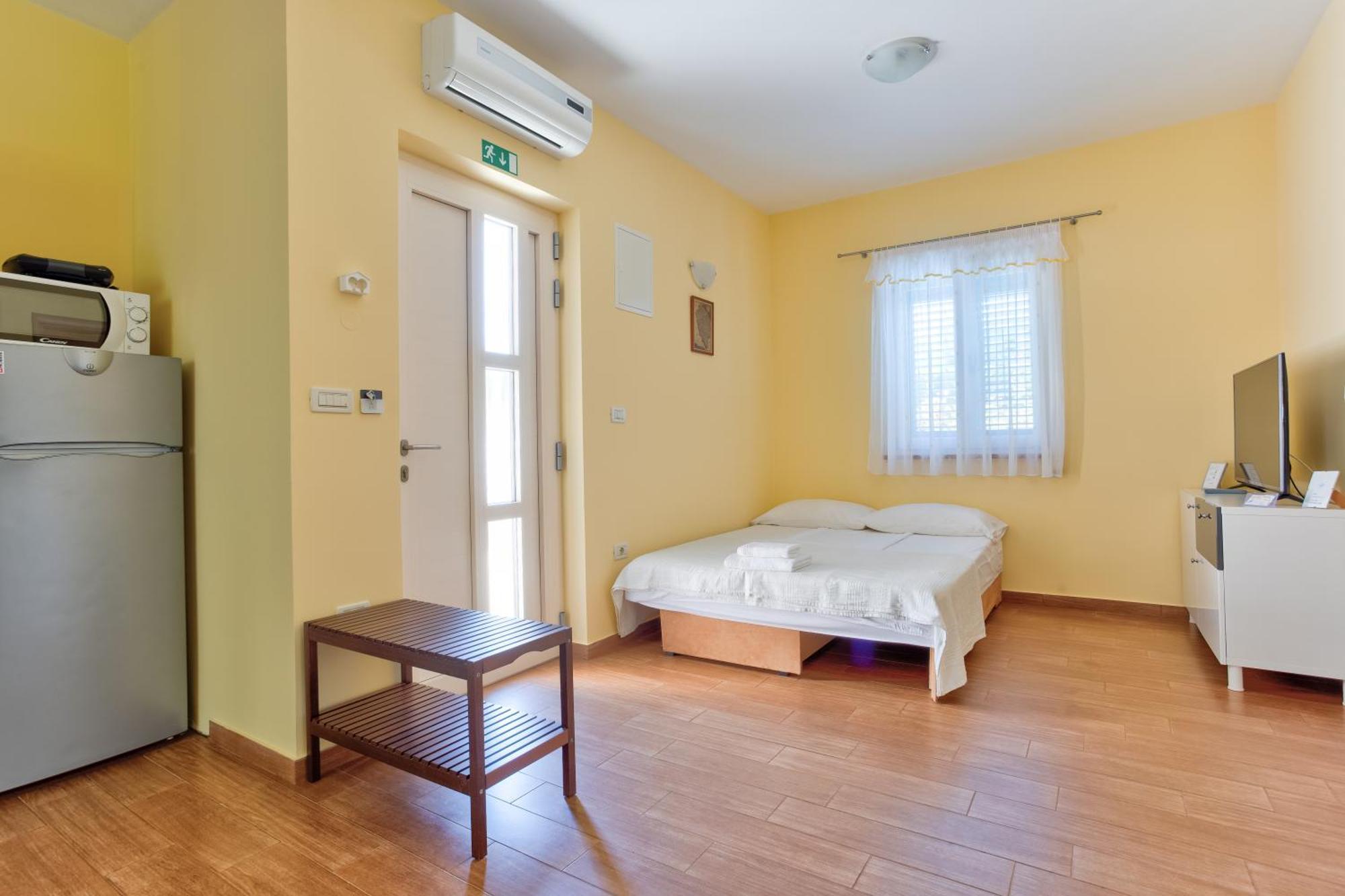 Apartment In Villa Moletto Seaside & Relax - 4 Guests Lovrečica Exterior foto